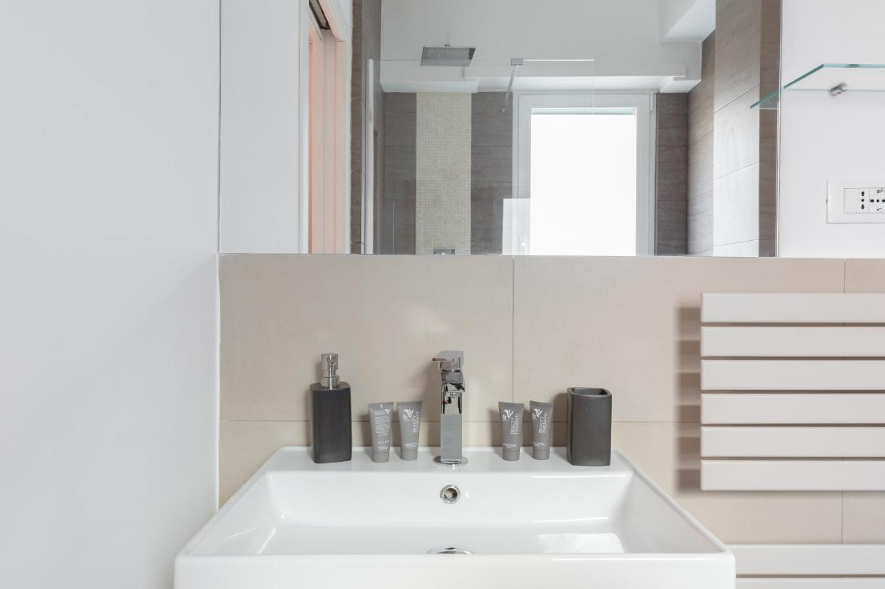 Amoretti Apartment, 6 Persone, 3 Camere, 2 Bagni, Balcone, Wi-Fi, Metro B Monti Tiburtini Rome Exterior photo